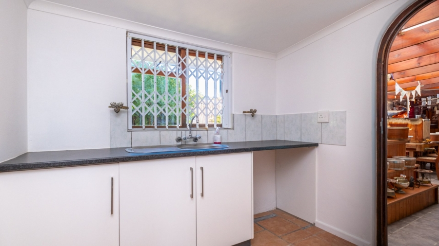 5 Bedroom Property for Sale in Denver Park Western Cape
